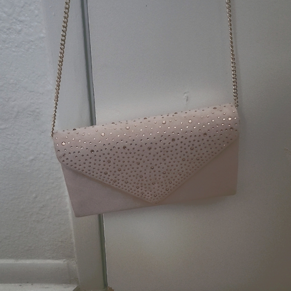 Elegant Cream Clutch with Gold Chain